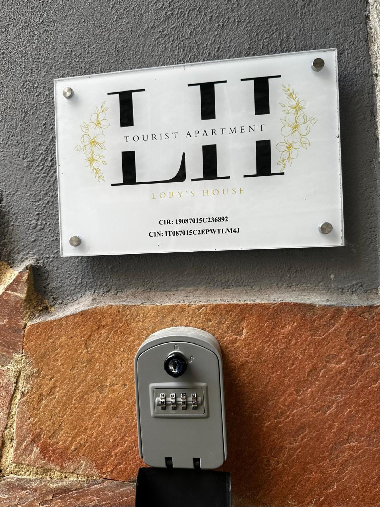 Lory House Apartment Catania Bagian luar foto